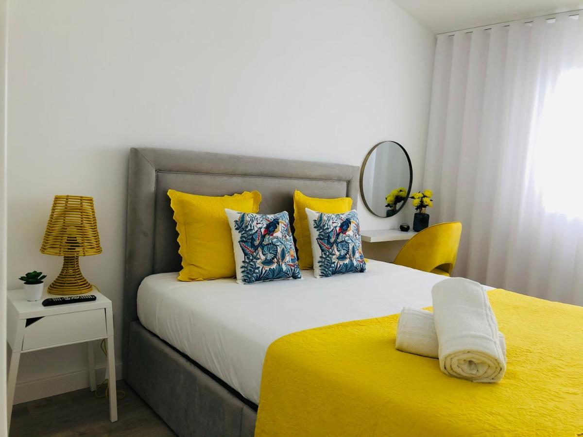 Central Tiled Apartment Aveiro Buitenkant foto