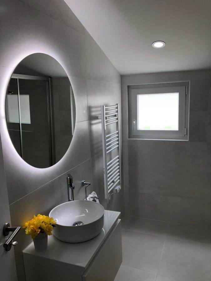 Central Tiled Apartment Aveiro Buitenkant foto