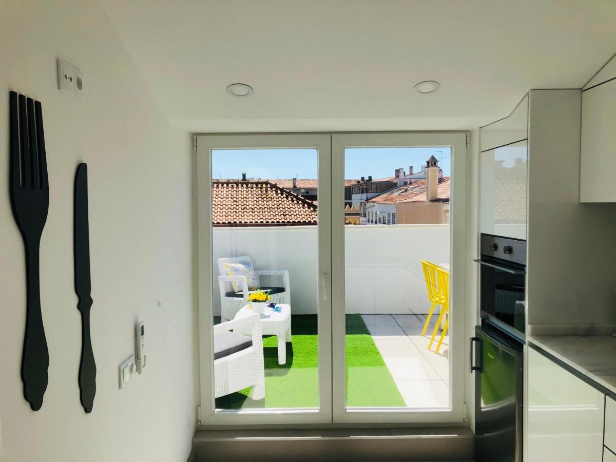 Central Tiled Apartment Aveiro Buitenkant foto