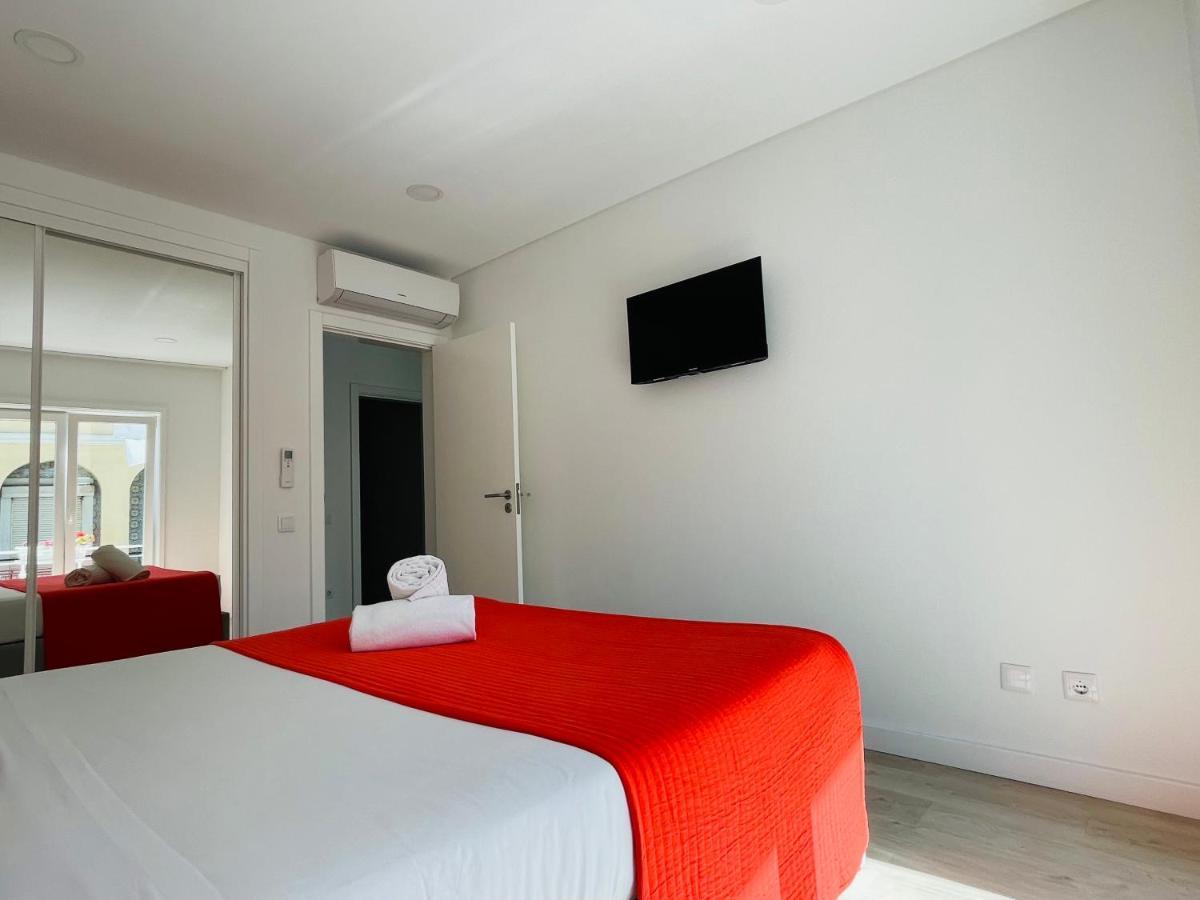Central Tiled Apartment Aveiro Buitenkant foto