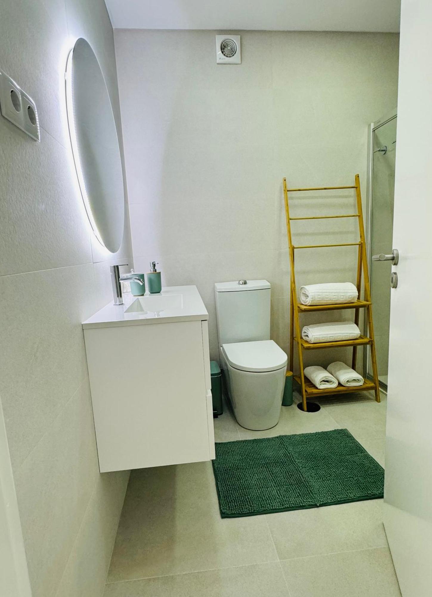 Central Tiled Apartment Aveiro Buitenkant foto