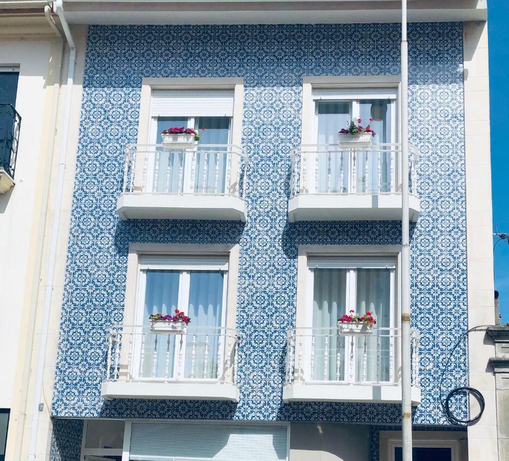 Central Tiled Apartment Aveiro Buitenkant foto